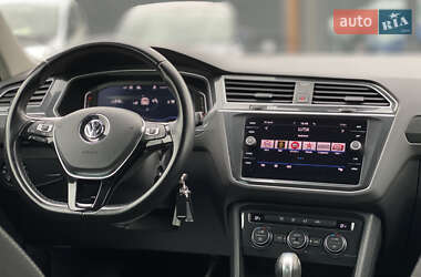 Внедорожник / Кроссовер Volkswagen Tiguan 2020 в 