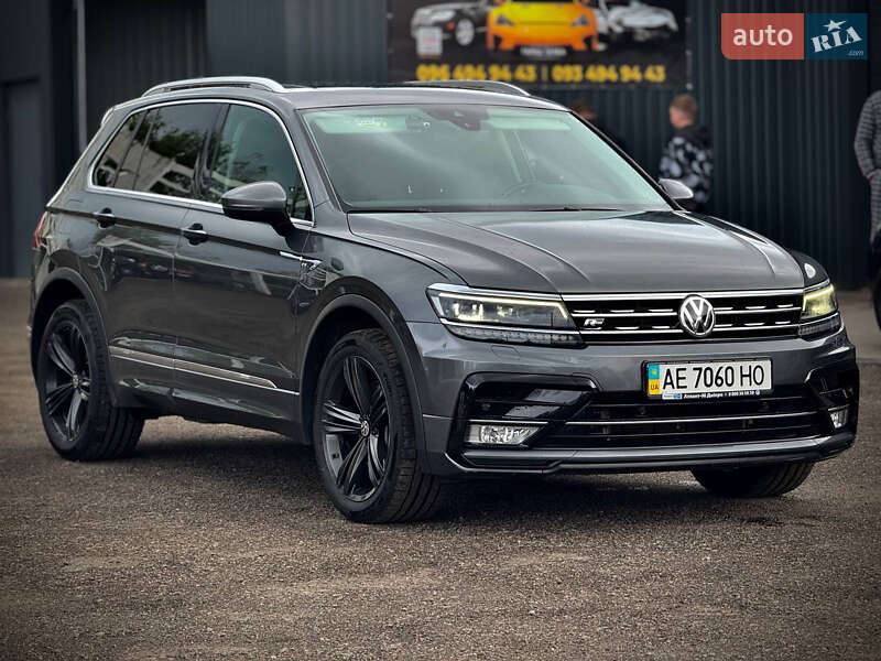 Внедорожник / Кроссовер Volkswagen Tiguan 2017 в 