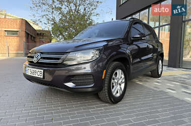 Позашляховик / Кросовер Volkswagen Tiguan 2016 в Полтаві