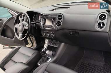 Позашляховик / Кросовер Volkswagen Tiguan 2014 в 