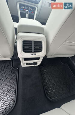 Внедорожник / Кроссовер Volkswagen Tiguan 2022 в 