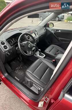 Позашляховик / Кросовер Volkswagen Tiguan 2011 в 