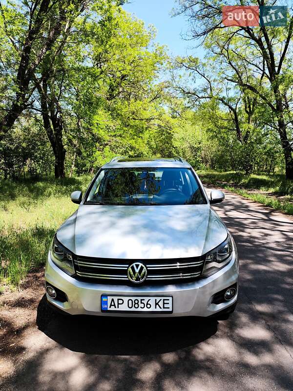 Внедорожник / Кроссовер Volkswagen Tiguan 2015 в 