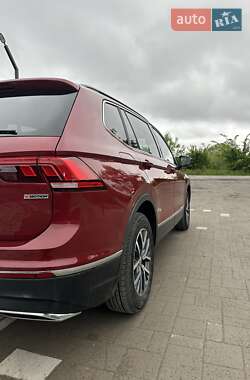 Позашляховик / Кросовер Volkswagen Tiguan 2020 в 