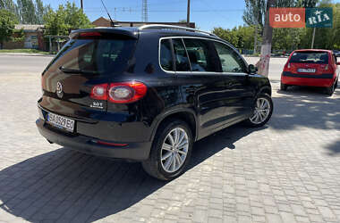 Внедорожник / Кроссовер Volkswagen Tiguan 2008 в 