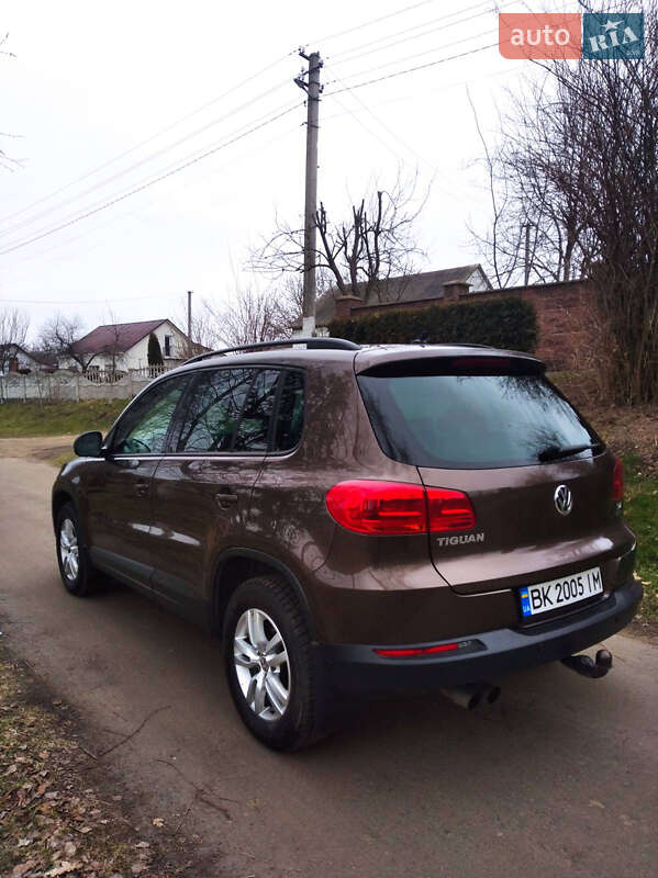 Внедорожник / Кроссовер Volkswagen Tiguan 2012 в Ровно