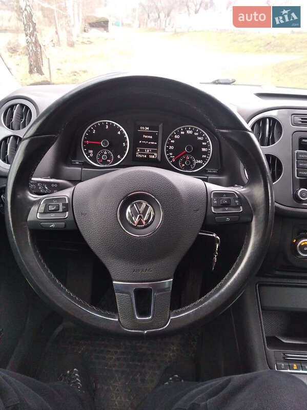 Внедорожник / Кроссовер Volkswagen Tiguan 2012 в Ровно