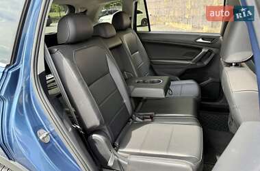 Внедорожник / Кроссовер Volkswagen Tiguan 2019 в 