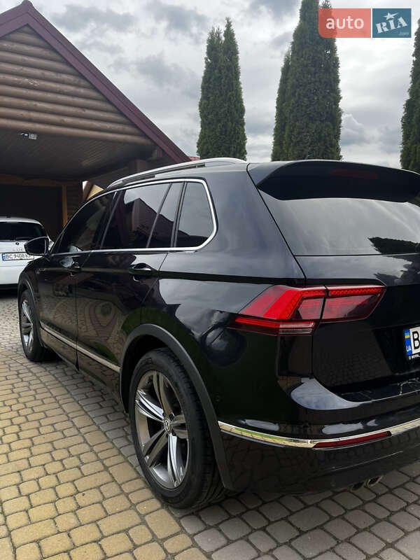 Позашляховик / Кросовер Volkswagen Tiguan 2016 в Львові