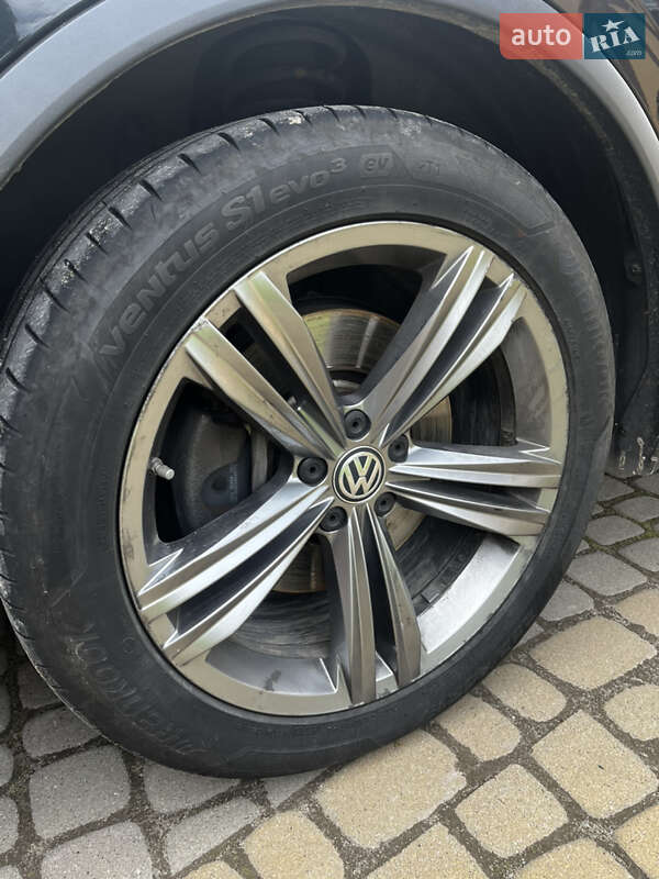 Позашляховик / Кросовер Volkswagen Tiguan 2016 в Львові