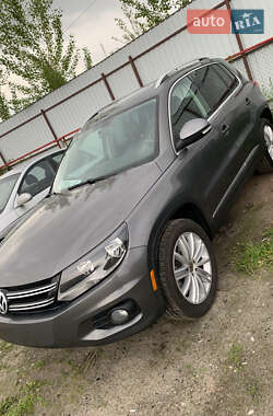 Позашляховик / Кросовер Volkswagen Tiguan 2011 в Києві