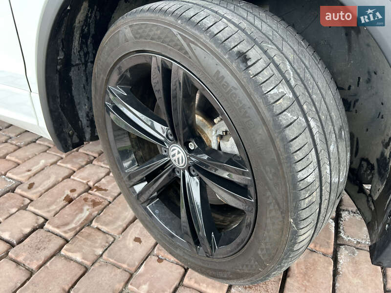 Внедорожник / Кроссовер Volkswagen Tiguan 2020 в Калиновке