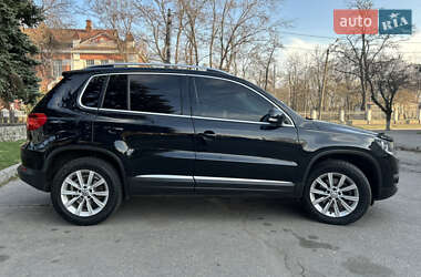 Внедорожник / Кроссовер Volkswagen Tiguan 2013 в 