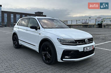 Внедорожник / Кроссовер Volkswagen Tiguan 2020 в 
