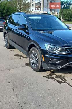 Внедорожник / Кроссовер Volkswagen Tiguan 2019 в 