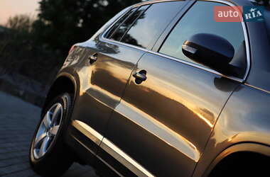 Позашляховик / Кросовер Volkswagen Tiguan 2014 в 