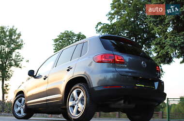 Позашляховик / Кросовер Volkswagen Tiguan 2014 в 