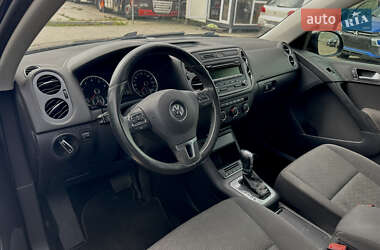 Позашляховик / Кросовер Volkswagen Tiguan 2012 в 