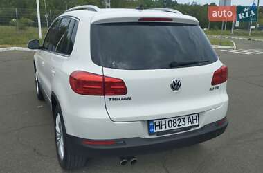Внедорожник / Кроссовер Volkswagen Tiguan 2013 в 