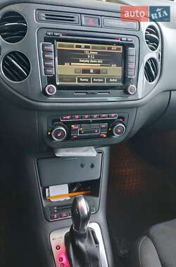 Позашляховик / Кросовер Volkswagen Tiguan 2012 в 