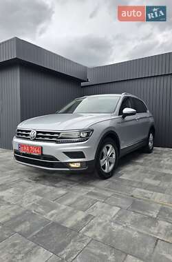 Внедорожник / Кроссовер Volkswagen Tiguan 2020 в 