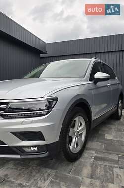 Внедорожник / Кроссовер Volkswagen Tiguan 2020 в 