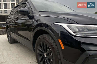 Внедорожник / Кроссовер Volkswagen Tiguan 2023 в 