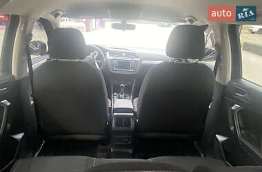 Внедорожник / Кроссовер Volkswagen Tiguan 2023 в 