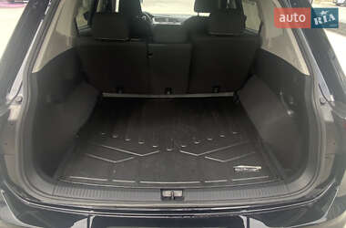 Внедорожник / Кроссовер Volkswagen Tiguan 2023 в 