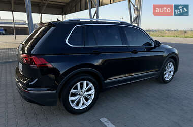 Внедорожник / Кроссовер Volkswagen Tiguan 2019 в 