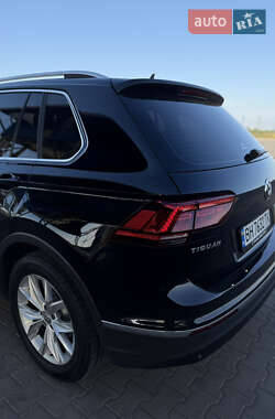 Внедорожник / Кроссовер Volkswagen Tiguan 2019 в 