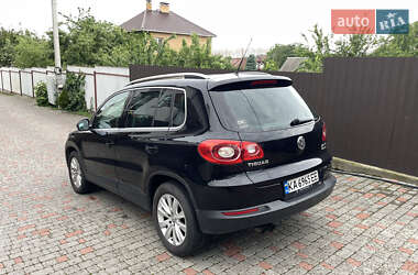 Внедорожник / Кроссовер Volkswagen Tiguan 2008 в 