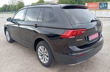 Позашляховик / Кросовер Volkswagen Tiguan 2018 в 