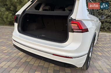 Внедорожник / Кроссовер Volkswagen Tiguan 2020 в 