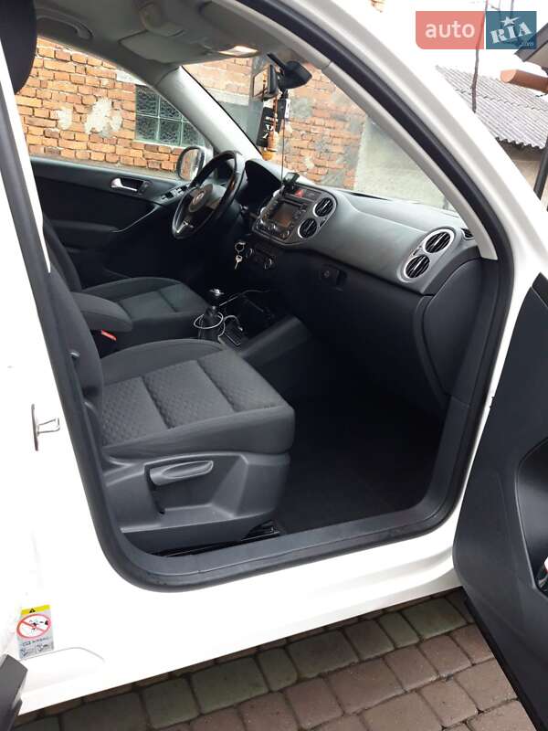 Внедорожник / Кроссовер Volkswagen Tiguan 2011 в Иршаве фото 5 Внедорожник / Кроссовер Volkswagen Tiguan 2011 в Иршаве