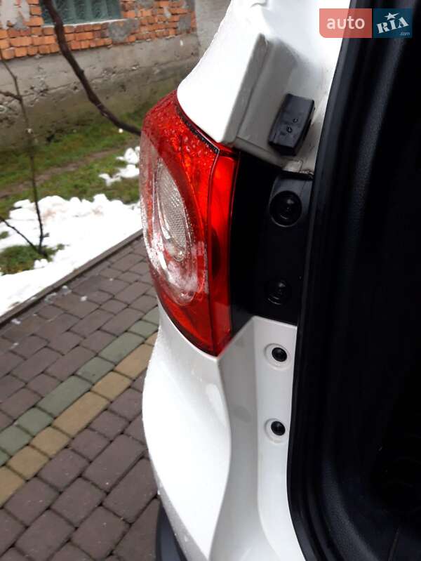 Внедорожник / Кроссовер Volkswagen Tiguan 2011 в Иршаве фото 29 Внедорожник / Кроссовер Volkswagen Tiguan 2011 в Иршаве