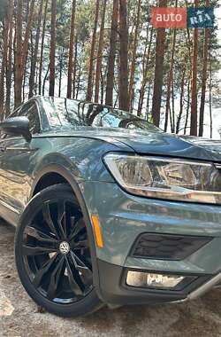 Внедорожник / Кроссовер Volkswagen Tiguan 2020 в 