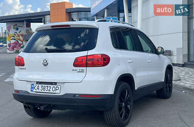 Позашляховик / Кросовер Volkswagen Tiguan 2013 в 
