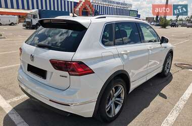 Внедорожник / Кроссовер Volkswagen Tiguan 2019 в 