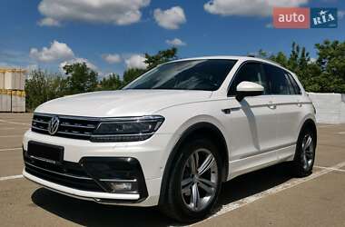 Внедорожник / Кроссовер Volkswagen Tiguan 2019 в 