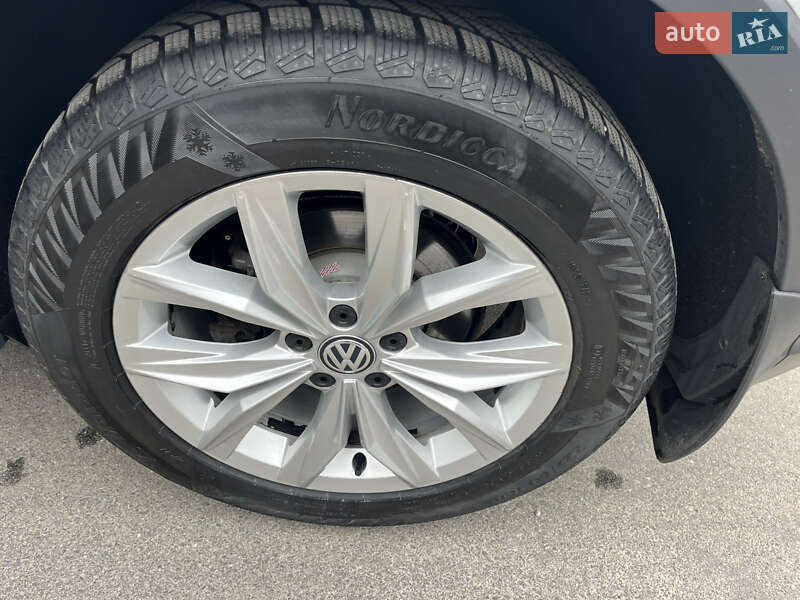 Внедорожник / Кроссовер Volkswagen Tiguan 2017 в Виннице