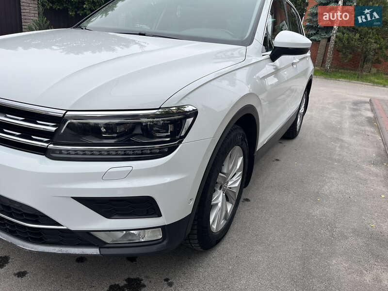 Внедорожник / Кроссовер Volkswagen Tiguan 2017 в Виннице