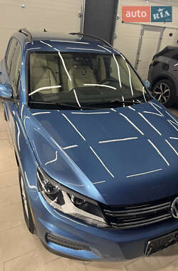 Внедорожник / Кроссовер Volkswagen Tiguan 2016 в 