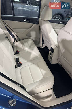 Внедорожник / Кроссовер Volkswagen Tiguan 2016 в 