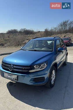 Внедорожник / Кроссовер Volkswagen Tiguan 2016 в 