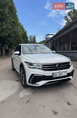 Позашляховик / Кросовер Volkswagen Tiguan 2021 в Києві