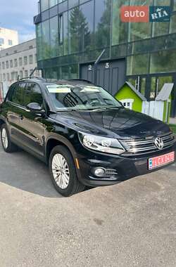 Внедорожник / Кроссовер Volkswagen Tiguan 2016 в Ровно