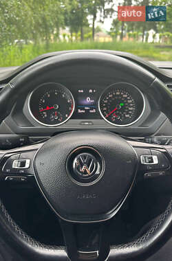 Позашляховик / Кросовер Volkswagen Tiguan 2017 в 