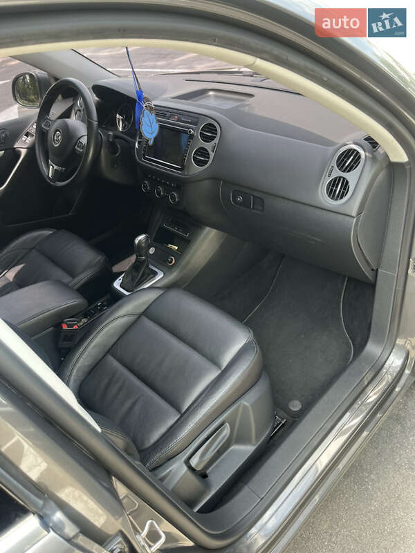 Внедорожник / Кроссовер Volkswagen Tiguan 2016 в Виннице