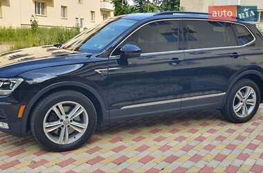 Позашляховик / Кросовер Volkswagen Tiguan 2018 в 